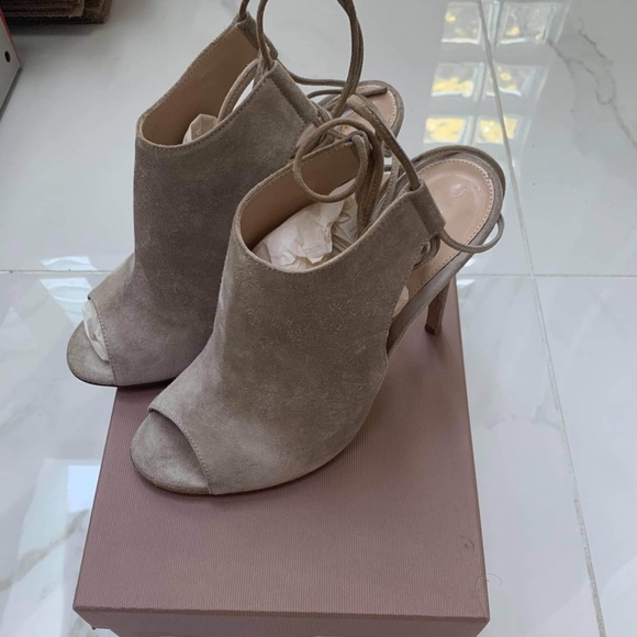 🇨🇦DaySale‼️⬇️Gianvito Rossi Peep toe Heels US 8 - Picture 5 of 7